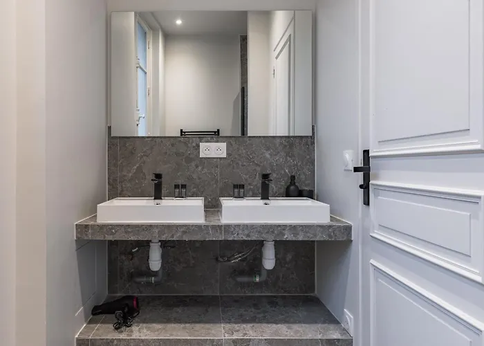 Elegant 2 Air-conditioned Bedrooms Close To Trocadero Paris