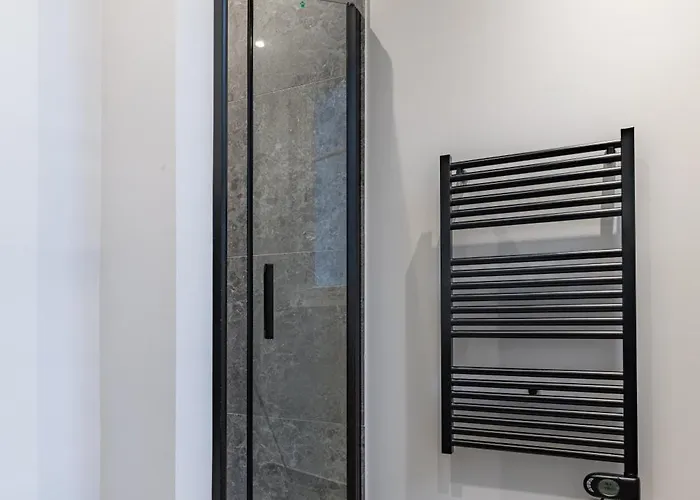 Elegant 2 Air-conditioned Bedrooms Close To Trocadero